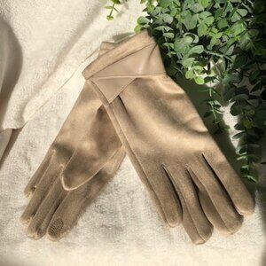 New Women's Elegant Tan Winter gloves. Beautiful, Warm, w/ Touch Screen Index